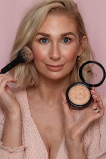 NEW FORMULA Satin Glow Finishing Powder